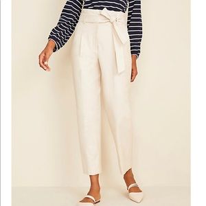 Ann Taylor Paperbag Belted Pants 

Size 0